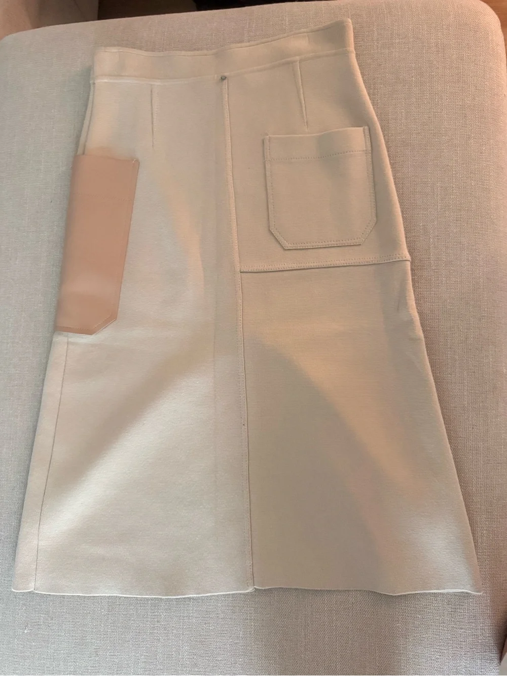 Sportmax Cream A-Line Skirt with Nude Contrast Pocket